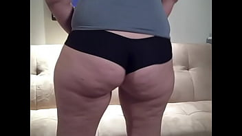 Preview 1 of Seat Anna Bell Hd - PAWG in Booty Shorts Shakes Big Ass