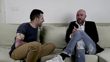 Preview 2 of Mom And Son Japanesme - Hablando con un actor y director porno sobre trucos y secretos sexuales Pablo Ferrari experto en sexo anal | Enlace a youtube en el video