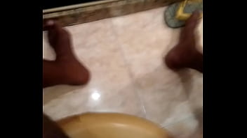 Preview 2 of Skill Kok - Tocando uma antes do trabalho