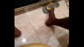Preview 4 of Skill Kok - Tocando uma antes do trabalho