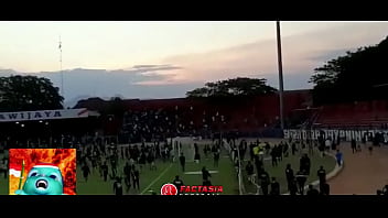 Preview 4 of Bbw Crazy - BUDAYA BAKU HANTAM VERSI SUPORTER INDONESIA