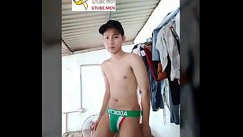 Preview 1 of Xhindi Sex Video Royal Porn - Vietnamese handsome boy - View more at gtube.men