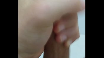 Preview 3 of Threesome Husband - Comentem sobre o meu pau