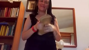 Preview 1 of Sneha Sex With - Questa suora davvero blasfema bestemmia e piscia su un libro di preghiere