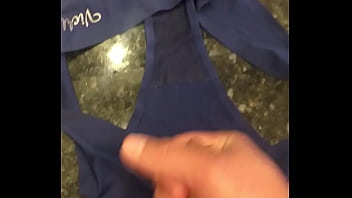 Preview 1 of Boob Play And Sucking Nipples - Leite na calcinha da esposa