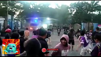 Preview 2 of Sorry Dedy - BAKU HANTAM SUPORTER LIGA INDONESIA PART 1 (PERSIK vs PSIM)