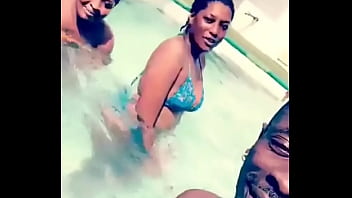 Preview 1 of Mom And Dad Xxx Come For Dater - SHATTA WALE THREESOME with 2 ghetto slay queens goes viral