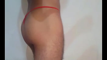 Preview 3 of Sunny Leone Lorn - Gay pasivo en tanga roja