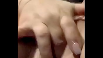 Preview 3 of Teen Eva Berger - Mi novia metiendose el dedo