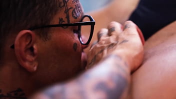Preview 2 of Jennys Sex - Chupando e fodendo a bucetinha deliciosa de minha esposa