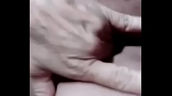 Preview 2 of Friend Russian Cuckold - Caiu na net Coroa tarada se masturba e deixa buceta todinha molhada na cam