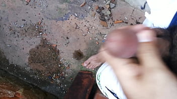 Preview 2 of Dominating Maid - safado gozando no beco