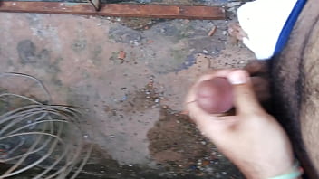 Preview 3 of Dominating Maid - safado gozando no beco