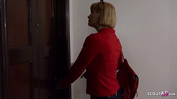 Preview 1 of Redwap 69 - Stief Mutter erwischt Sohn beim wichsen und lutscht Schwanz - German m.