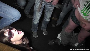 Preview 4 of Muslim Girl Sax For Money - Slutwife sucks off plenty of guys at a public bar
