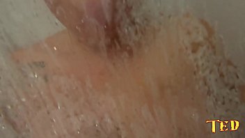 Preview 2 of Xxx Qy - Soraya Carioca leva um gozada e vai para o banho - Sandro Lima