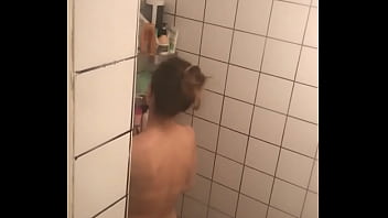 Preview 2 of Arab Student Fuck - Moja siostra naga bierze prysznic