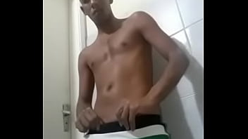 Preview 1 of 3gp King Ing De - Novinho do Pau grande