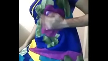 Preview 4 of Bokep Berak - Sexy aunty desi boobs