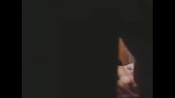 Preview 3 of Xxx Foram Girle - Espiando vizinhos pelo buraco da parede de madeira Desculpa pela tremedeira &eacute_ que filmei s&oacute_ com uma m&atilde_o a outra estava ocupada sacom&eacute_&eacute_