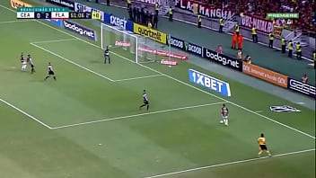 Preview 1 of Los Pozos - Arrascaeta comendo cearense com bola e tudo
