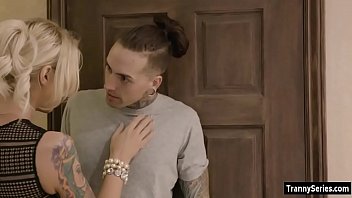 Preview 1 of Mom Xnxx Yng Son - Aubrey Kate hot shemale fucks guy