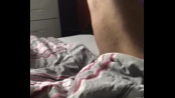 Preview 1 of Xxx Braxil Lesbi - Punheta na Cama #21