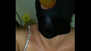 Preview 3 of Carol Com Comedor - self piss condom drinking