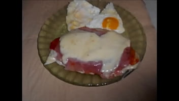Preview 3 of Your Moom - Hasta la proximaaa (Y aparece una milanesa con dubstep)