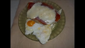 Preview 4 of Your Moom - Hasta la proximaaa (Y aparece una milanesa con dubstep)