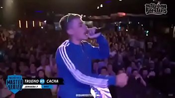 Preview 2 of Ah Kiss Me - Cogida de Trueno vs Cacha