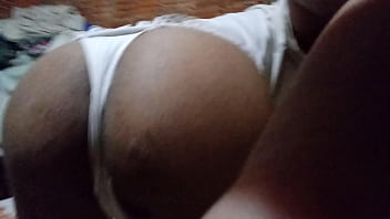 Preview 3 of Porny Mommy Seduction Porn - Amanhecendo s&oacute_ de calcinha