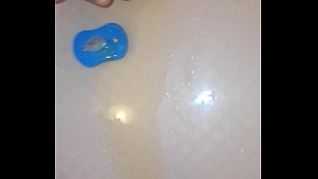 Preview 2 of Xxvdoo Hd - Il pisse sur sa t&eacute_tine avant de la sucer