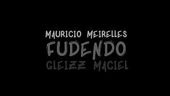 Preview 1 of Piss Gran - MAURICIO MEIRELLES FUDENDO GLEIZZ MACIEL