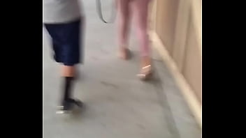 Preview 1 of Videos Porno Fre - Homies Girlfriend Walking. Fuck him