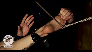 Preview 4 of Araras Passivo2 - Skinny slut&rsquo_s groin whipped until totally red