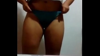 Preview 2 of Girls Sex Bums - Puta venezolana prob&aacute_ndose diferentes hilos y tangas