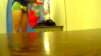Preview 2 of Sister Feet Ass - Exhibicionista en el Probador