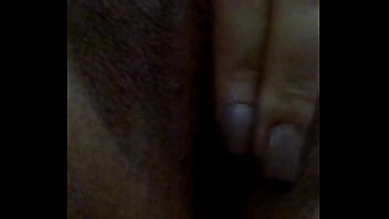 Preview 2 of Pretty Frottier - Masturbando a bucetinha toda melada