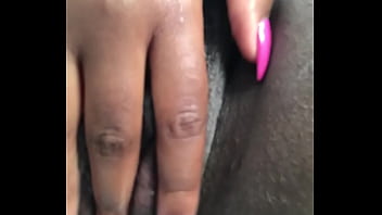 Preview 2 of In Om Ik - Black pussy