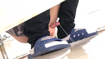 Preview 3 of Bazzer Xvideo - toilet spy boy cum