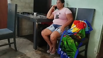 Preview 1 of Very Hard Romantic Fuck - Me masturbo con el juguete de mi mam&aacute_ y su mu&ntilde_eca TANTALY delante de ella sin que ella se de cuenta mientras ella habla por tel&eacute_fono