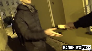 Preview 1 of Vwyflvtyg - Two gay dudes start sucking cock and fucking in a building