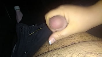 Preview 3 of Porn Dance Hot - Punheta no estacionamento do shopping