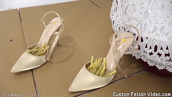 Preview 1 of Cheri Orgasm - Highheel Food Crush