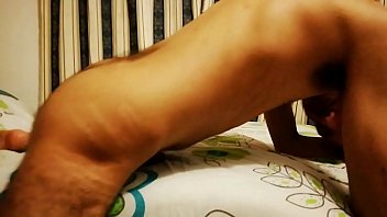 Preview 3 of Ucam Docil - Frotandome en mi cama y gimiendo