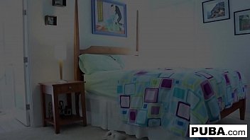 Preview 1 of Threesome Kiss And Cumshot - Horny Samantha fucks herself to completion