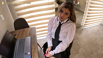 Preview 1 of Dasii Prons - follandome a mi profesor de ingles para tener buenas calificaciones - Melanie Caceres