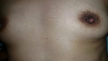 Preview 4 of Solo Busty - En casa de mi novia