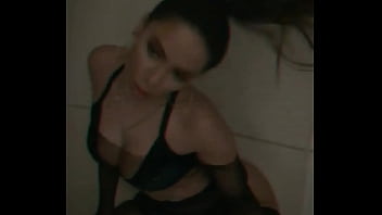 Preview 1 of Deutsche Votze - Anitta rebolando gostoso